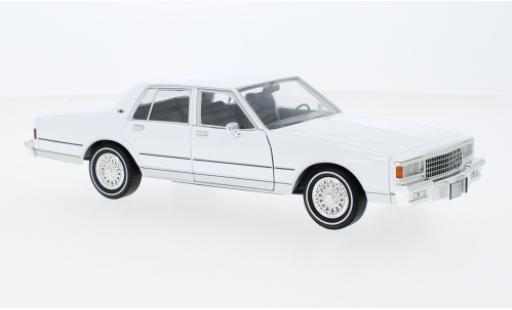 Miniature Chevrolet Caprice Classic 1/24 Greenlight blanche The A-Team 1980 Chevrolet Caprice Classic 1/24 Greenlight blanche The A-Team 1980 miniature
