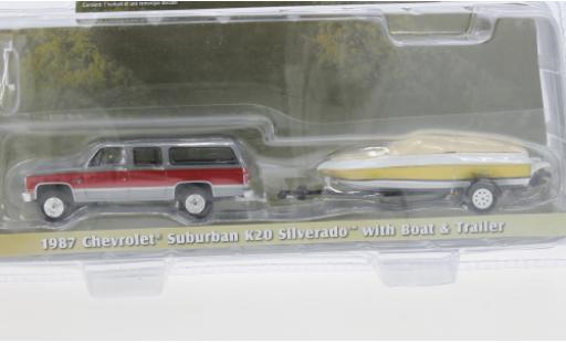 Chevrolet Suburban 1/64 Greenlight K20 Silverado metallise gris/rouge 1987 miniature