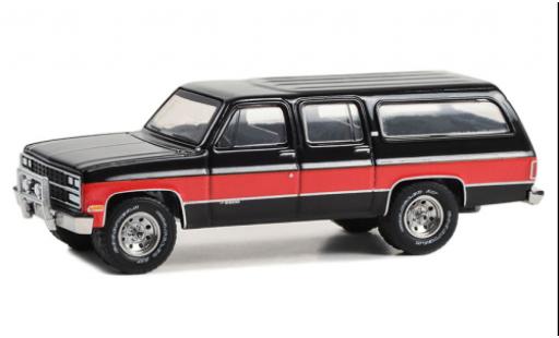 Chevrolet Suburban 1/64 Greenlight noire/rouge 1990 miniature