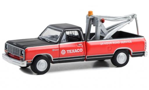 Miniature Dodge RAM 1/64 Greenlight D-100 royal SE Texaco 1983 Dodge RAM 1/64 Greenlight D-100 royal SE Texaco 1983 miniature