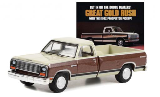 Dodge RAM 1/64 Greenlight D-150 Prospector beige/marron 1982 miniature