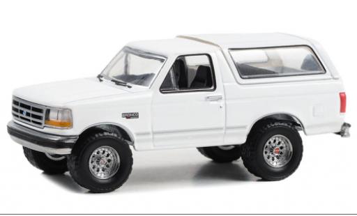 Miniature Ford Bronco 1/64 Greenlight XLT blanche 1993 Ford Bronco 1/64 Greenlight XLT blanche 1993 miniature