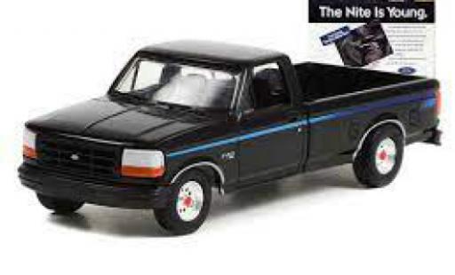 Miniature Ford F-1 1/64 Greenlight 50 Nite Edition noire 1992 Ford F-1 1/64 Greenlight 50 Nite Edition noire 1992 miniature