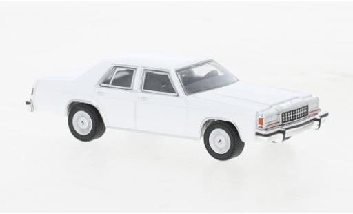 Miniature Ford LTD 1/64 Greenlight Crown Victoria blanche 1980 Ford LTD 1/64 Greenlight Crown Victoria blanche 1980 miniature