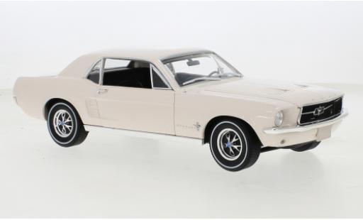 Miniature Ford Mustang 1/18 Greenlight beige 1967 Ford Mustang 1/18 Greenlight beige 1967 miniature