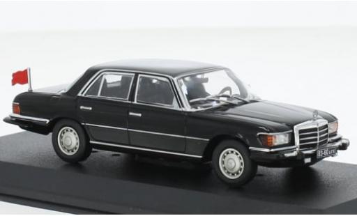 Miniature Mercedes 450 1/43 Greenlight SEL (W116) noire Rocky IV 1977 1:43 Mercedes 450 1/43 Greenlight SEL (W116) noire Rocky IV 1977 1:43 miniature