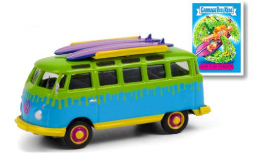 Miniature Volkswagen T1 1/64 Greenlight Samba bleue/verte GPK - Garbage Pail Kids 1964 mit Surfboards auf Dachgepäckträger Volkswagen T1 1/64 Greenlight Samba bleue/verte GPK - Garbage Pail Kids 1964 mit Surfboards auf Dachgepäckträger miniature