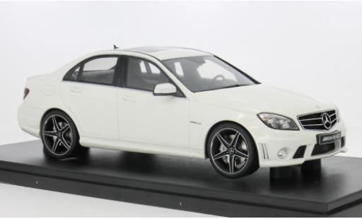 Miniature Mercedes Classe C 1/18 GT Spirit C63 AMG blanche 2007 1:18 Mercedes Classe C 1/18 GT Spirit C63 AMG blanche 2007 1:18 miniature