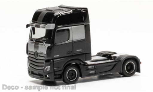 Miniature Mercedes Actros 1/87 Herpa Gigaspace Edition 3 matte noir Mercedes Actros 1/87 Herpa Gigaspace Edition 3 matte noir miniature