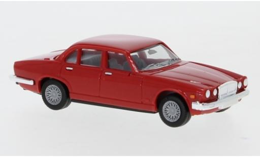 Miniature Jaguar XJ 1/87 Herpa 6 rouge Jaguar XJ 1/87 Herpa 6 rouge miniature
