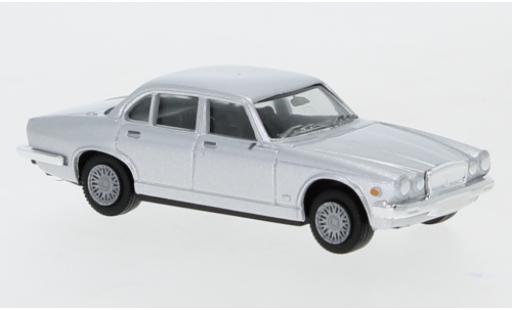 Miniature Jaguar XJ 1/87 Herpa 6 grise Jaguar XJ 1/87 Herpa 6 grise miniature