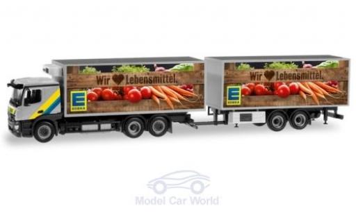 Miniature Mercedes CLA 1/87 Herpa Actros Classicspace EDEKA 2011 Kühlkoffer-Tandemhängerzug Mercedes CLA 1/87 Herpa Actros Classicspace EDEKA 2011 Kühlkoffer-Tandemhängerzug miniature