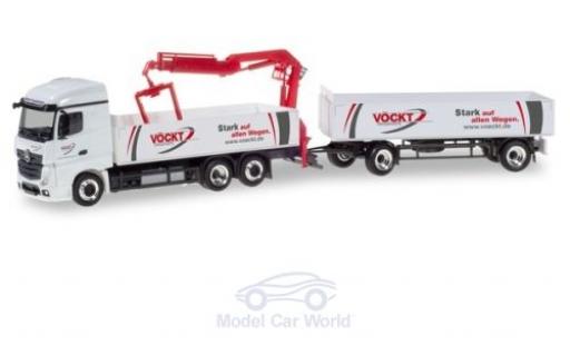 Miniature Mercedes Actros 1/87 Herpa StreamSpace Vöckt Pritschen-Hängerzug mit Ladekran Mercedes Actros 1/87 Herpa StreamSpace Vöckt Pritschen-Hängerzug mit Ladekran miniature