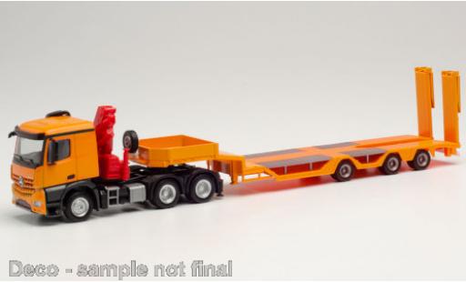 Miniature Mercedes CLA 1/87 Herpa Arocs Classic 6x4 orange mit Ladekran Allrounder-Sattelzug Mercedes CLA 1/87 Herpa Arocs Classic 6x4 orange mit Ladekran Allrounder-Sattelzug miniature