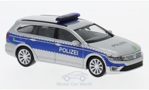 Miniature Volkswagen Passat 1/87 Herpa Variant GTE Polizei Hamburg Volkswagen Passat 1/87 Herpa Variant GTE Polizei Hamburg miniature