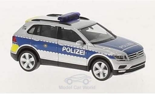 Miniature Volkswagen Tiguan 1/87 Herpa Polizei Wiesbaden Volkswagen Tiguan 1/87 Herpa Polizei Wiesbaden miniature