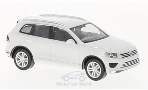 Miniature Volkswagen Touareg 1/87 Herpa blanche Volkswagen Touareg 1/87 Herpa blanche miniature