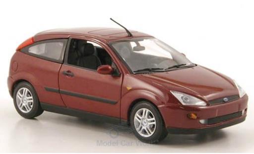 Miniature Ford Focus 1/43 Minichamps MkI 3-Türer metallise rouge 2002 Ford Focus 1/43 Minichamps MkI 3-Türer metallise rouge 2002 miniature