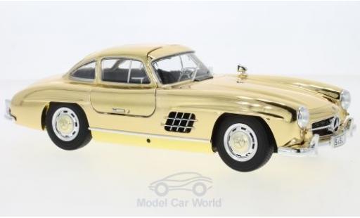 Miniature Mercedes 300 SL 1/18 Minichamps SL (W198) gold 1954 Mercedes 300 SL 1/18 Minichamps SL (W198) gold 1954 miniature