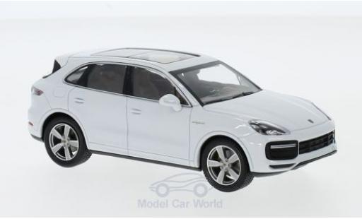 Miniature Porsche Cayenne Turbo S 1/43 Minichamps Turbo S e-hybrid blanche 2019 Porsche Cayenne Turbo S 1/43 Minichamps Turbo S e-hybrid blanche 2019 miniature