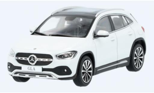 Miniature Mercedes Classe GLA 1/43 Spark GLA (H247) blanche Mercedes Classe GLA 1/43 Spark GLA (H247) blanche miniature