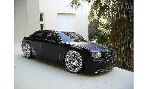 Chrysler 300C tuning 1/18 Norev dub style miniature