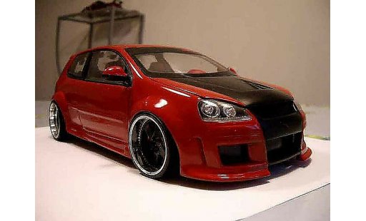 Volkswagen Golf GTI 1/18 Revell zender rouge miniature