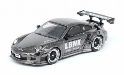Porsche 997 1/64 INNO64 911 () Liberty Walk chrom LBWK Auto Salon Diorama mit 3 Figuren miniature