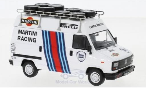 Miniature Fiat Ducato 1/43 IXO Lancia Martini Martini Rallye WM 1984 mit Dachträger und Reifen Fiat Ducato 1/43 IXO Lancia Martini Martini Rallye WM 1984 mit Dachträger und Reifen miniature