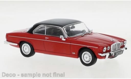 Miniature Jaguar XJ 1/43 IXO 12 C rouge/noire 1976 Jaguar XJ 1/43 IXO 12 C rouge/noire 1976 miniature