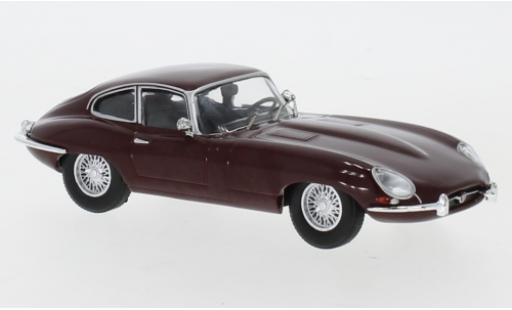 Miniature Jaguar E-Type 1/43 IXO rouge 1963 Jaguar E-Type 1/43 IXO rouge 1963 miniature
