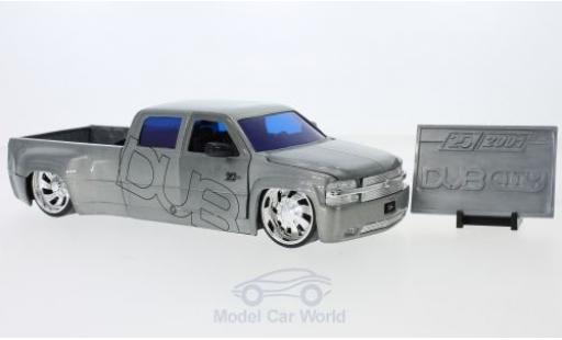 Chevrolet Silverado 1/24 Jada Toys Dooley grise 1999 miniature