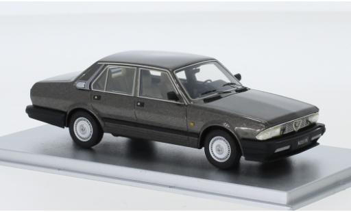 Miniature Alfa Romeo Alfa 6 1/43 Kess 2.5i V6 Quadrifoglio Oro metallise grise 1983 Alfa Romeo Alfa 6 1/43 Kess 2.5i V6 Quadrifoglio Oro metallise grise 1983 miniature