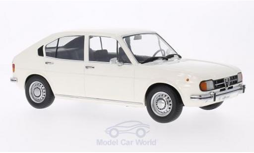 Alfa Romeo Alfasud 1/18 KK Scale 1.3 blanche Türen und Hauben sind nicht zu öffnen miniature