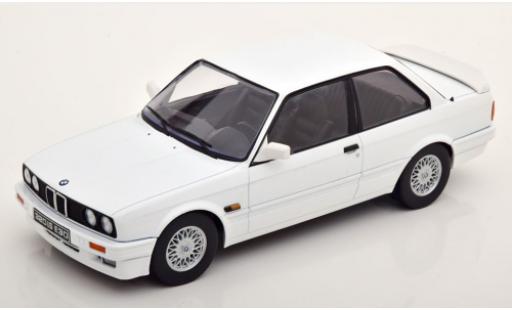 Miniature Bmw 320 1/18 KK Scale iS (E30) blanche 1989 Bmw 320 1/18 KK Scale iS (E30) blanche 1989 miniature