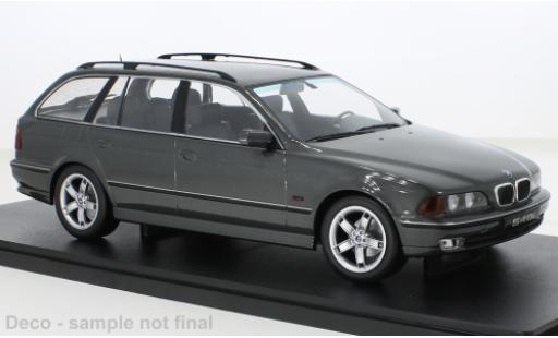 Miniature Bmw 540 1/18 KK Scale i (E39) Touring metallise gris 1997 Bmw 540 1/18 KK Scale i (E39) Touring metallise gris 1997 miniature