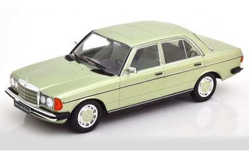Miniature Mercedes 280 1/18 KK Scale E (W123) metallise verte 1977 Mercedes 280 1/18 KK Scale E (W123) metallise verte 1977 miniature