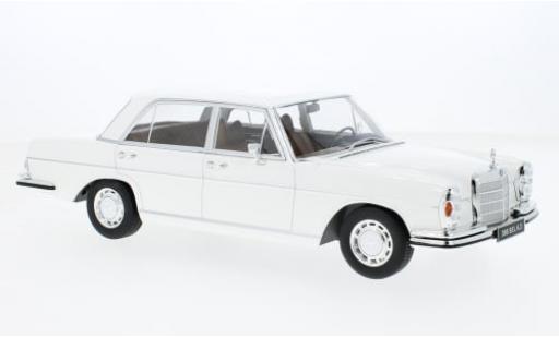 Miniature Mercedes 300 1/18 KK Scale SEL 6.3 (W109) blanche 1968 1:18 Mercedes 300 1/18 KK Scale SEL 6.3 (W109) blanche 1968 1:18 miniature