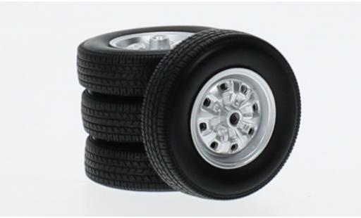 Ford Taunus 1/18 KK Scale Zubehör Reifen- und Felgenset: Set 2 1971 1:18 miniature