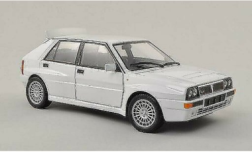 Lancia Delta HF Integrale Evoluzione 1/24 Burago EVO blanche miniature