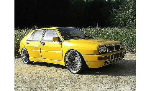 Lancia Delta HF Integrale 1/18 Ricko evolution 2 jaunes jantes 19 pouces miniature