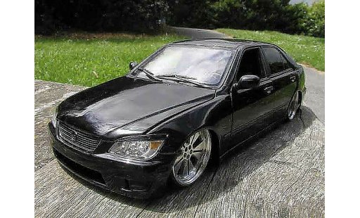 Toyota Altezza DUB 1/18 Autoart  miniature