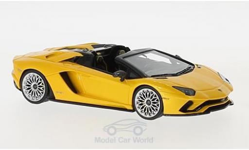 Miniature Lamborghini Aventador Roadster 1/43 Look Smart S Roadster metallise jaune Lamborghini Aventador Roadster 1/43 Look Smart S Roadster metallise jaune miniature