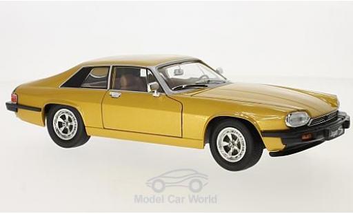 Miniature Jaguar XJS 1/18 Lucky Die Cast gold 1975 Jaguar XJS 1/18 Lucky Die Cast gold 1975 miniature