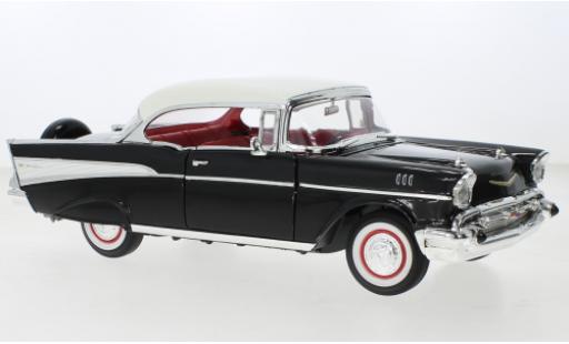 Miniature Chevrolet Bel Air 1/18 Lucky Die Cast Bel air Hardtop noire/blanche 1957 Chevrolet Bel Air 1/18 Lucky Die Cast Bel air Hardtop noire/blanche 1957 miniature