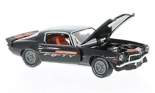 Miniature Chevrolet Camaro 1/64 M2 Machines Z/28 noire/orange 1972 Fifty Years Chevrolet Camaro 1/64 M2 Machines Z/28 noire/orange 1972 Fifty Years miniature