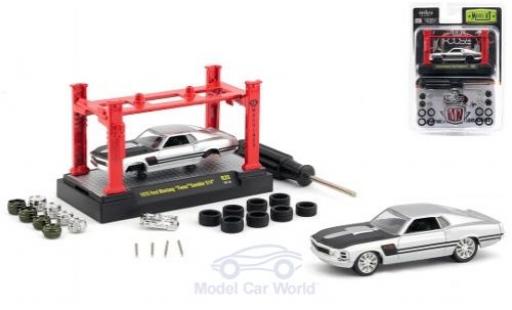 Miniature Ford Mustang 1970 1/64 M2 Machines grise/noire Foose Gamble 514 1970 Model-Kit Bausatz inklusive 4 Ersatzrädern Ford Mustang 1970 1/64 M2 Machines grise/noire Foose Gamble 514 1970 Model-Kit Bausatz inklusive 4 Ersatzrädern miniature