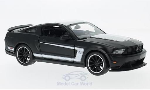 Miniature Ford Mustang 1/24 Maisto Boss 302 matt-noire/blanche Ford Mustang 1/24 Maisto Boss 302 matt-noire/blanche miniature
