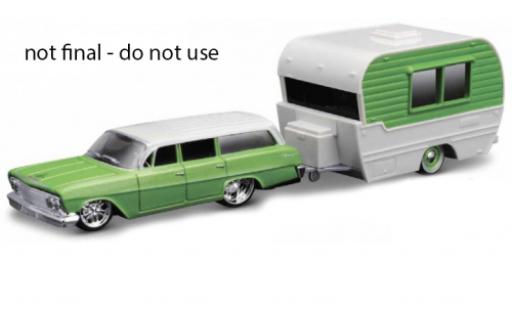 Miniature Chevrolet Biscayne 1/64 Maisto Station Wagon verte/blanche 1962 Chevrolet Biscayne 1/64 Maisto Station Wagon verte/blanche 1962 miniature