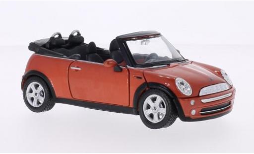Miniature Mini Cooper 1/24 Maisto Cabriolet metallise orange 2004 Mini Cooper 1/24 Maisto Cabriolet metallise orange 2004 miniature